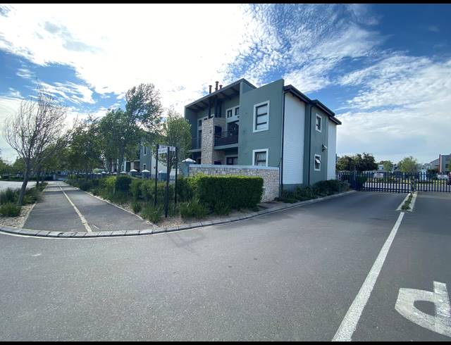 2 BEDROOM APARTMENT FOR SALE IN BURGUNDY ESTATE